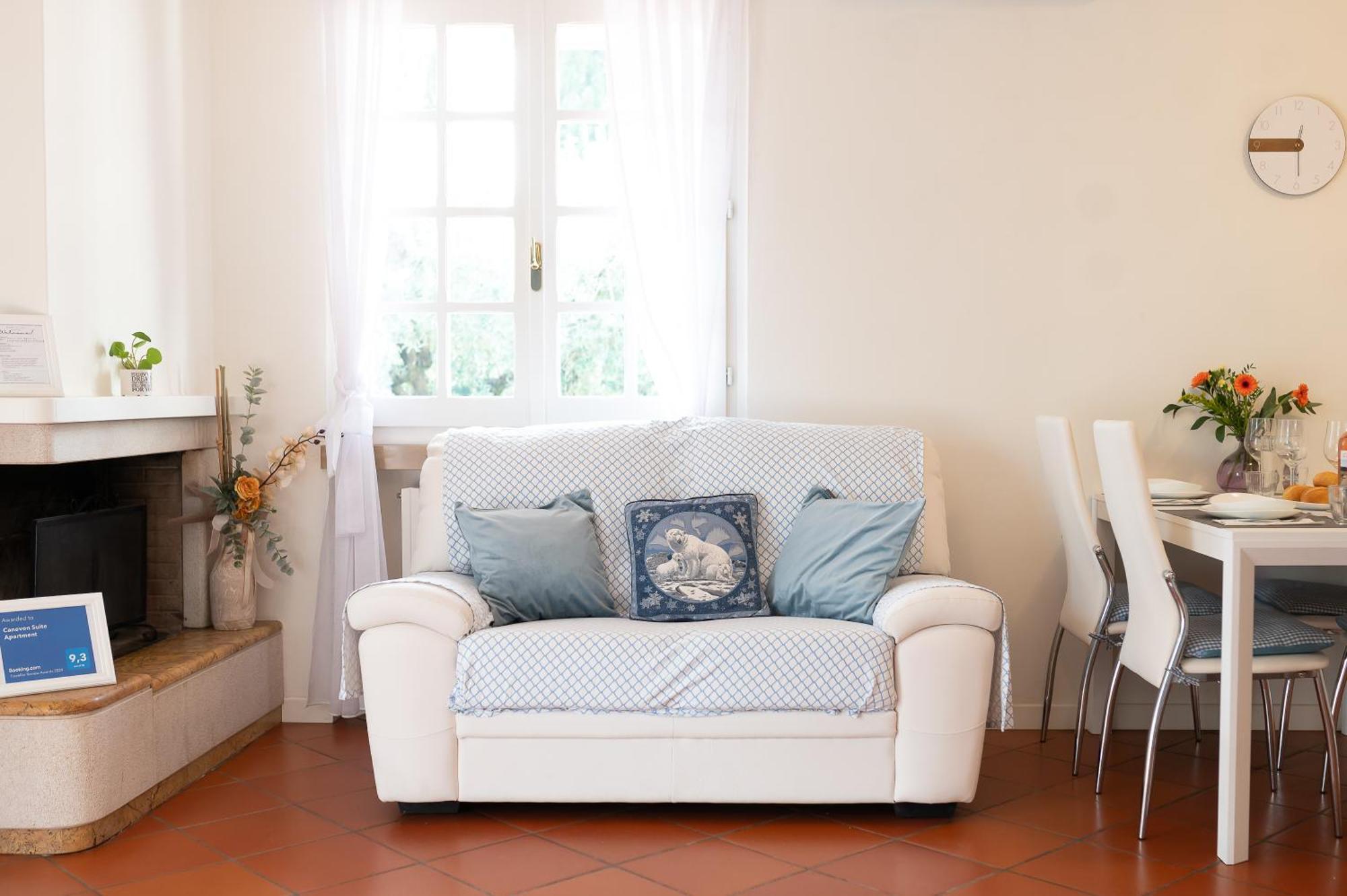 Canevon Suite Apartment Bardolino Bagian luar foto