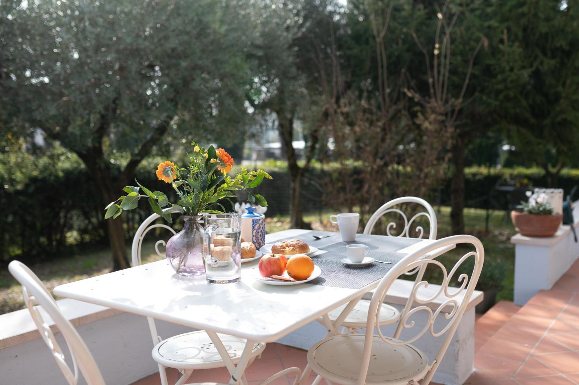 Canevon Suite Apartment Bardolino Bagian luar foto