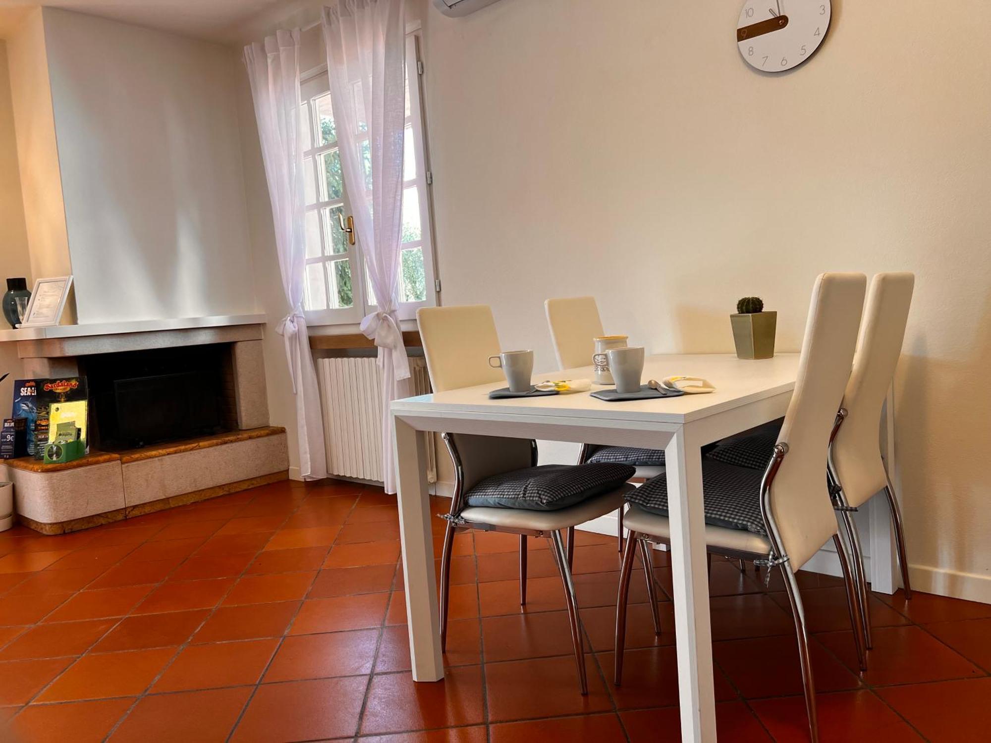 Canevon Suite Apartment Bardolino Bagian luar foto